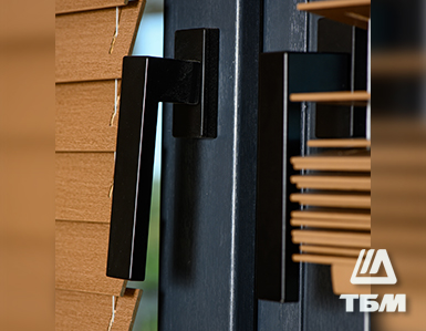 Чёрные ручки INTERNIKA в проекте "Квартирный вопрос"