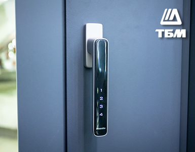 Новинка торговой программы: оконная ручка с контролем доступа